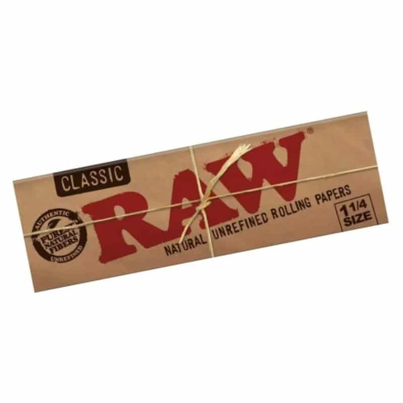 RAW 1 1/4 Natural Rolling Papers: Unbleached, all-natural rolling papers by RAW, ideal for a pure and authentic smoking experience.